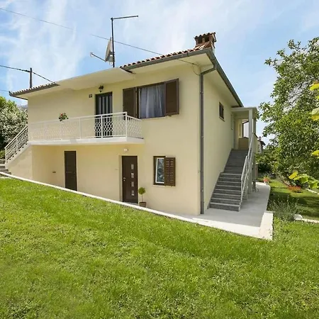 Leni Apartmán *